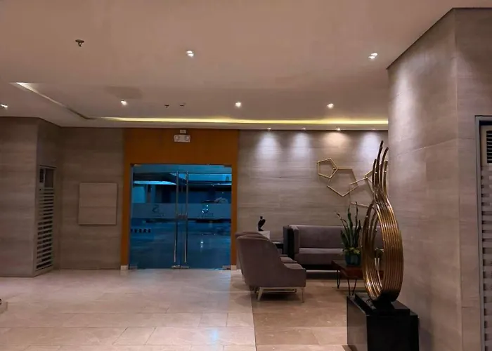 Modern Moa With Balcony, Netflix & Mini Karaoke * Manila